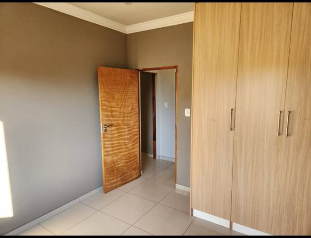 2 BEDROOM FLAT TO LET IN WENDYWOOD